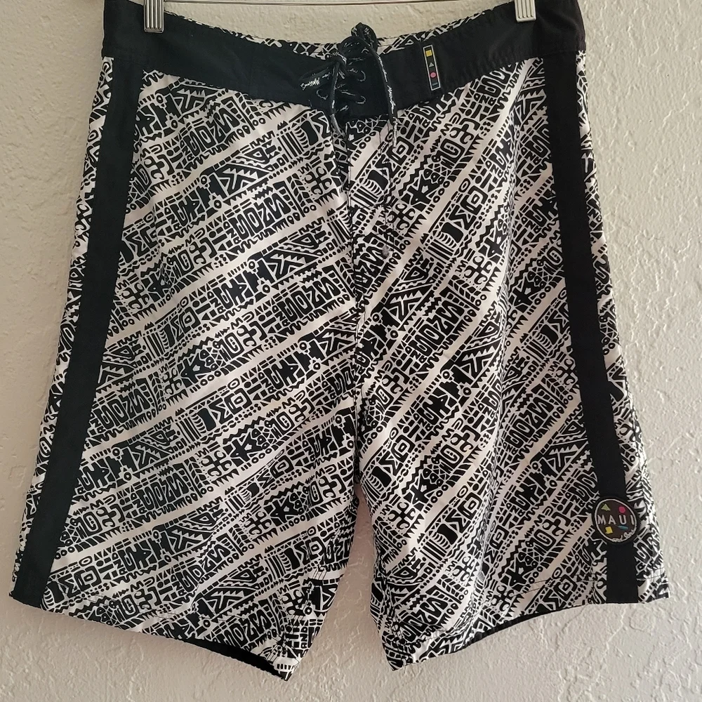Maui & Sons Board Shorts Size 34